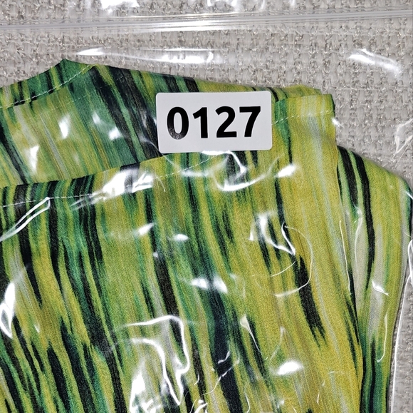 Jones New York Vibrant Green Drop Sleeve V-Neck Sheer Blouse Lg - Picture 11 of 11